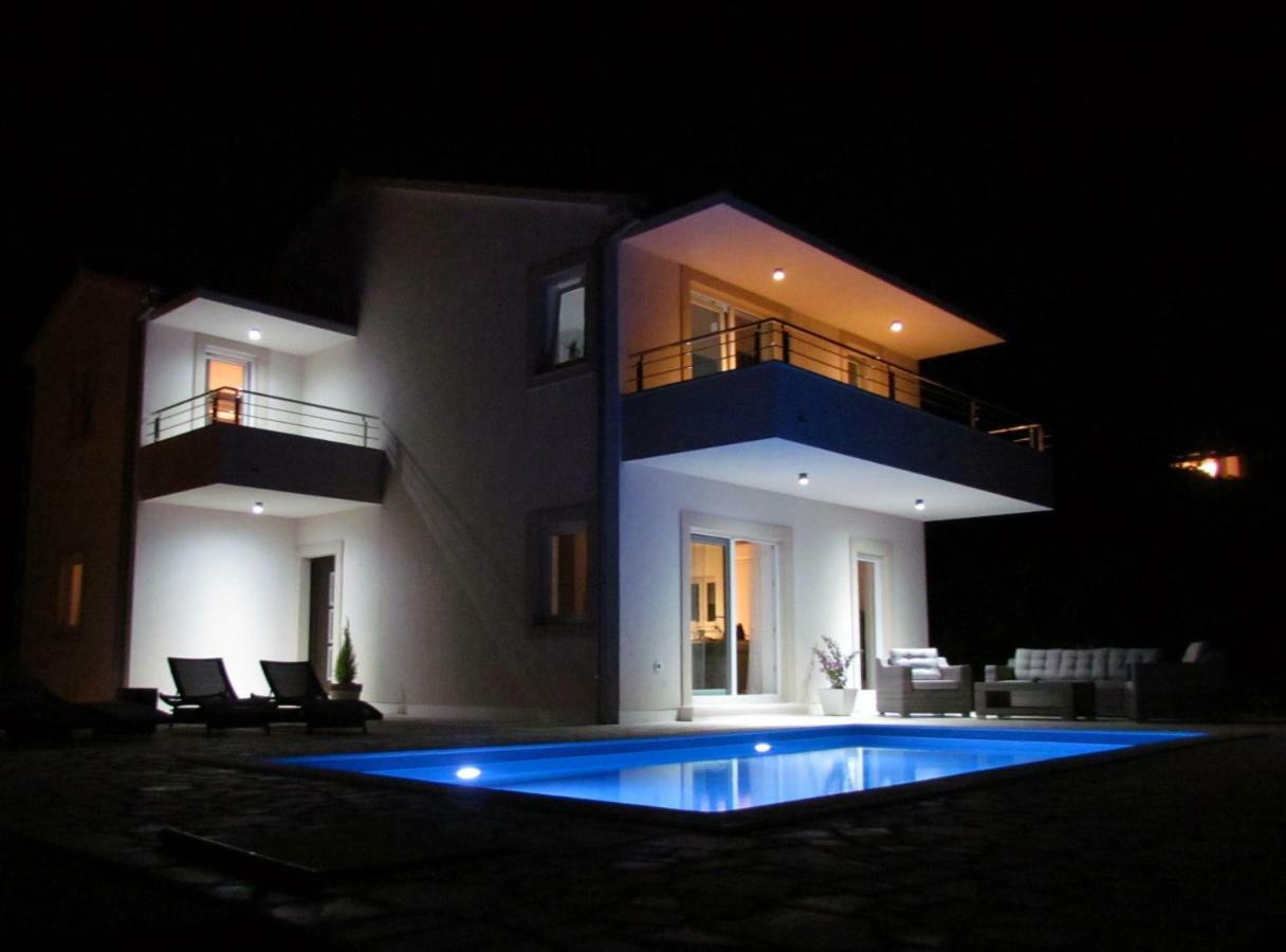 Villa Gellia Углян Экстерьер фото