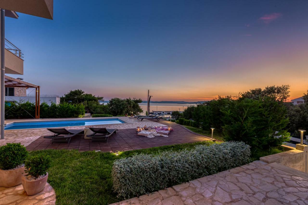 Villa Gellia Углян Экстерьер фото