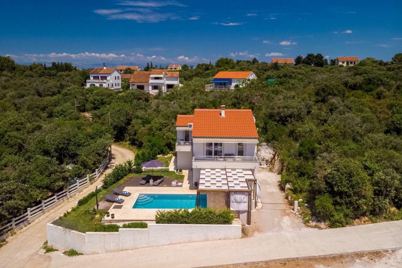 Villa Gellia Углян Экстерьер фото